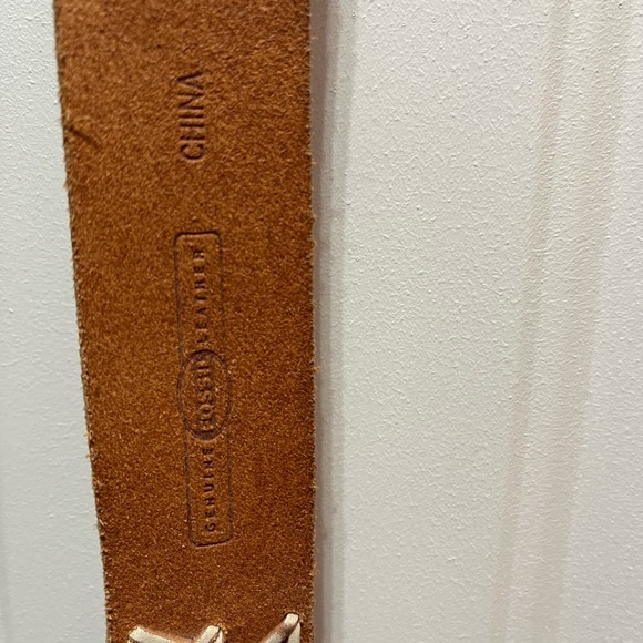 The Buckle tan and cream textured and embossed leather belt. Size L - Picture 5 of 6